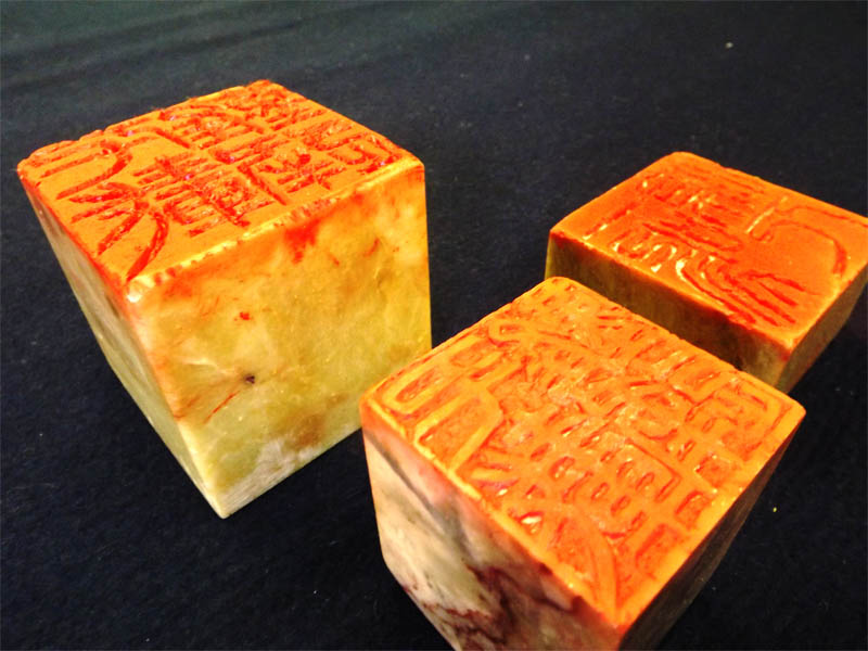 女性書道家 山本煌華 撮影地 東京都港区六本木カリグラフィーアート書道教室 写真7